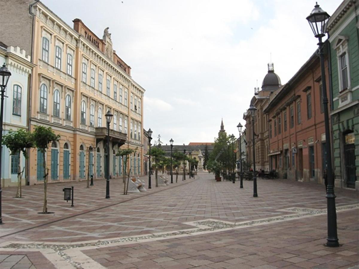 Esztergom Central Εξωτερικό φωτογραφία
