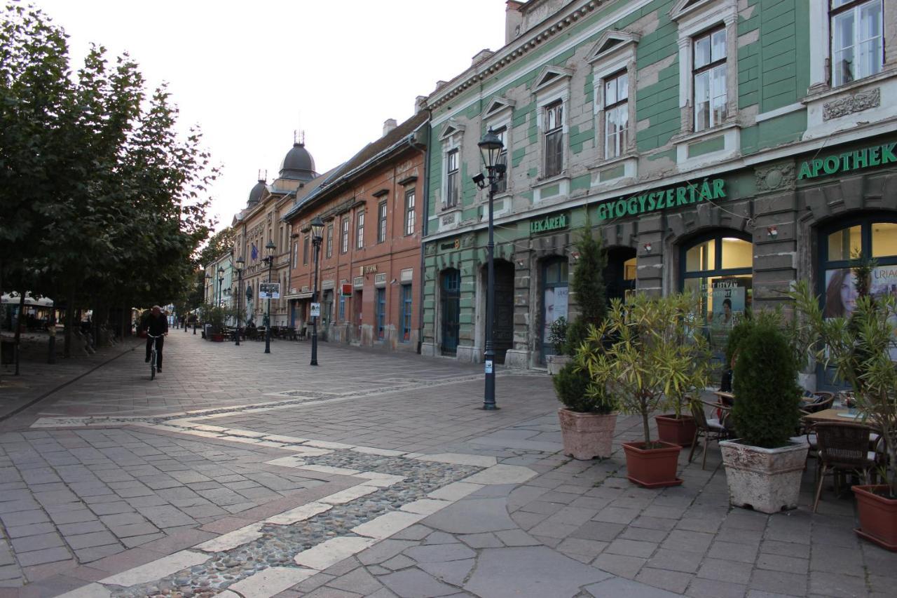 Esztergom Central Εξωτερικό φωτογραφία